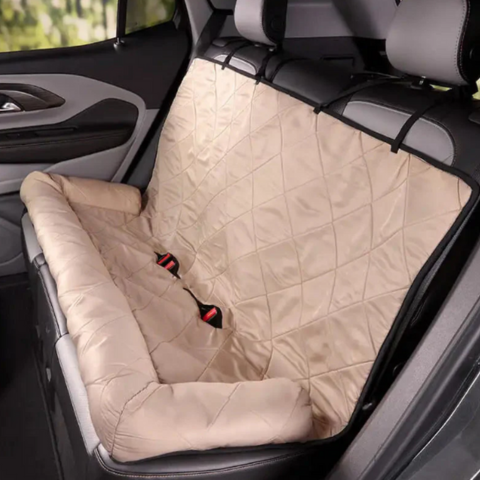 Autós kutyavédő huzat – Biztonság és tisztaság garantálva